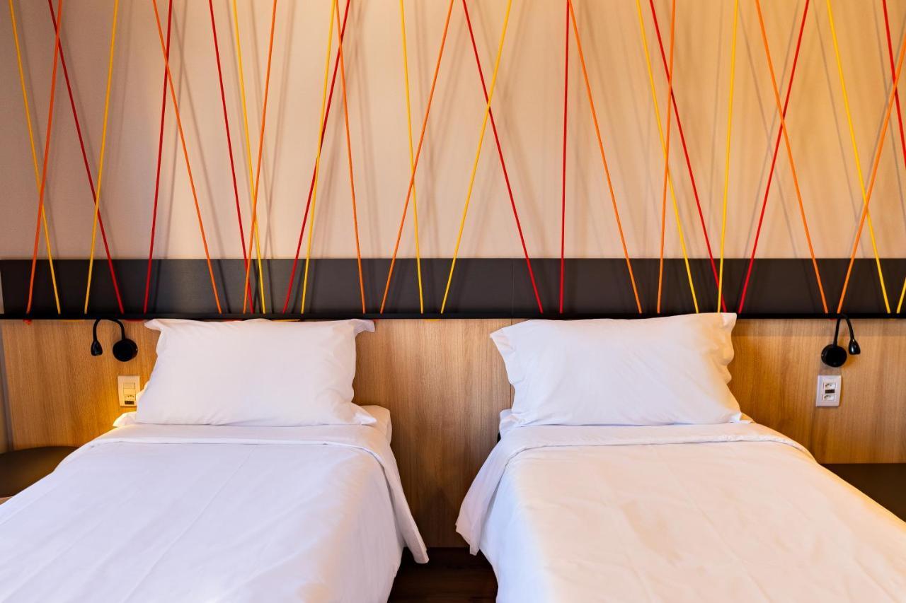 Hotel Ibis Styles Porto Alegre Moinhos De Vento Esterno foto